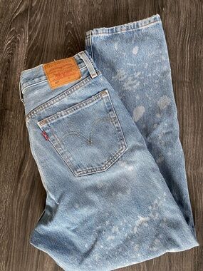 Levi's Women’s 501 Light Blue Distressed Straight Jeans